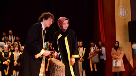 İnönü Üniversitesi Tıp Fakültesi'nde mezuniyet coşkusu
