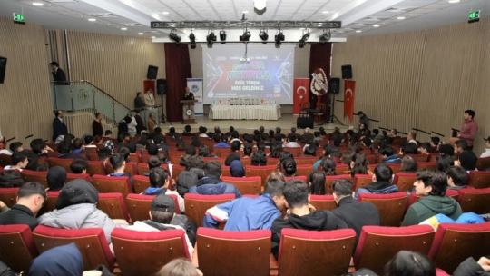 E-Spor Turnuvasında Şampiyonlar Ödüllerine Kavuştu