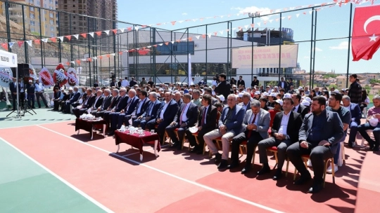 Spor Sahaları Törenle Hizmete Açıldı