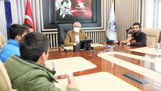 Genç İHH'ler Faaliyetlerini Başkan Güder'e Anlattı
