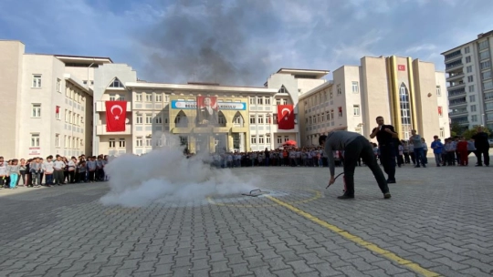 İtfaiye Ekipleri Eğitimlerini Sürdürüyor