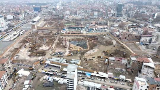 Malatya Çarşı Projesi'nde iş makineleri aralıksız çalışıyor