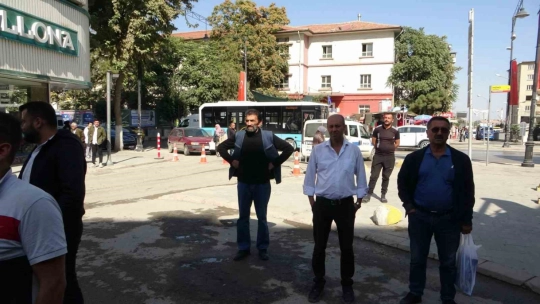 Malatya'da ağır hasarlı binaların yıkımları sürüyor