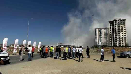 Malatya'da evlerle birlikte hayallerde yıkılıyor