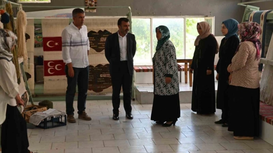 Malatya'da kadınlar hayatı 'ilmek ilmek' kazanıyor