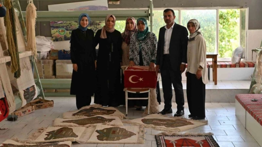 Malatya'da kadınlar hayatı 'ilmek ilmek' kazanıyor