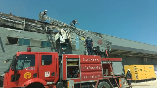 Malatya'da organize sanayi bölgesinde korkutan yangın