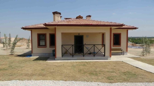 Malatya'da tamamlanan köy evleri hak sahiplerine teslim ediliyor