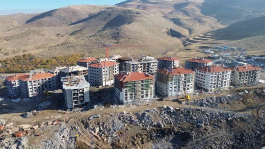Malatya'da TOKİ deprem konutları hızla yükseliyor