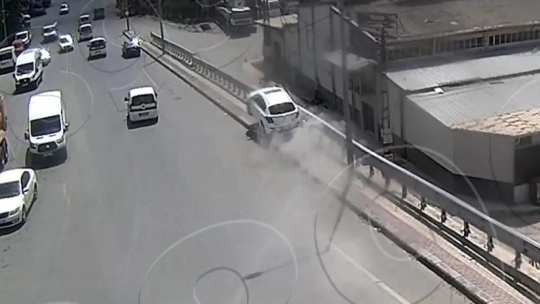 Malatya'da trafik kazaları kameraya yansıdı