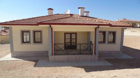 Malatya'daki köy evlerinde çalışmalar hızla sürüyor