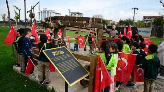 Minikler, ektikleri 100 tohumla geleceğe nefes oldular