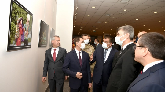 Türkmenistan Cumhurbaşkanı Berdim Muhammedov'un Kitabının Tanıtımı Yapıldı