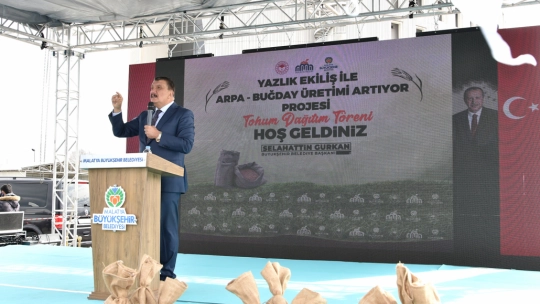 Çiftçilere buğday ve arpa tohumu dağıtımı yapıldı