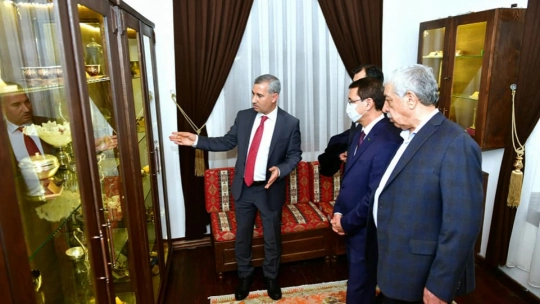 'Çok Değerli Eserler, Tebrik Ederiz'