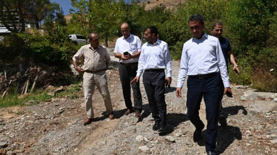 Pütürge'de asfalt çalışmaları devam ediyor