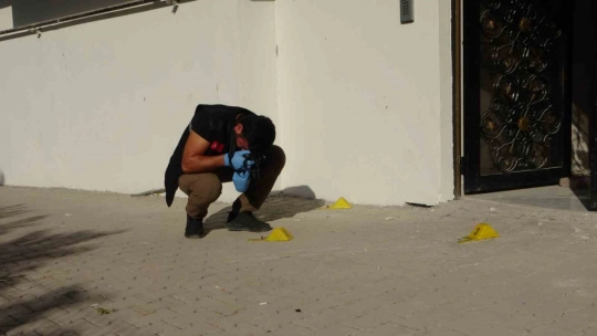 Tartıştığı kardeşini silahla yaralayıp polise teslim oldu