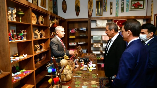 'Çok Değerli Eserler, Tebrik Ederiz'