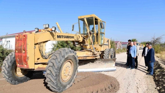 Topraktepe'nin yolları yenileniyor