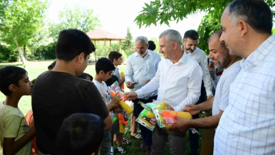 Topsöğüt'lü çocuklar 'iyilik makası' etkinliğinde keyifli anlar yaşadılar