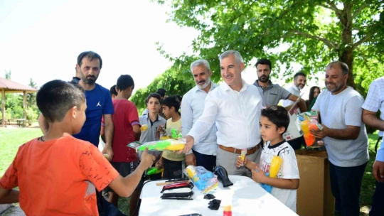 Topsöğüt'lü çocuklar 'iyilik makası' etkinliğinde keyifli anlar yaşadılar