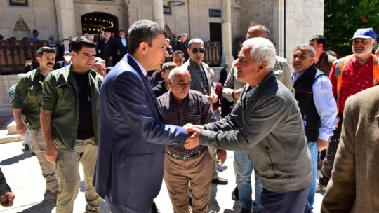 Vali Şahin Yeni Cami'de İncelemelerde Bulundu