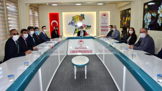 Vali Baruş, 2022 Yılı Çalışmaları Hakkında Brifing Alıyor