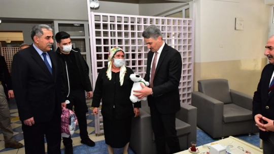 Vali Baruş Huzurevi Sakinleriyle Bir Araya Geldi