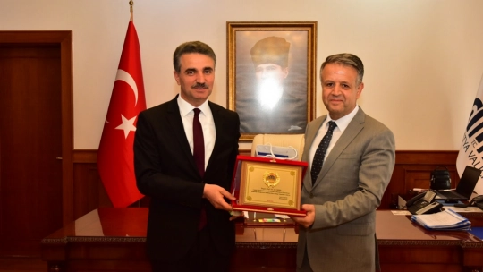 Pandemi Kurulu Üyelerine Plaket Verildi