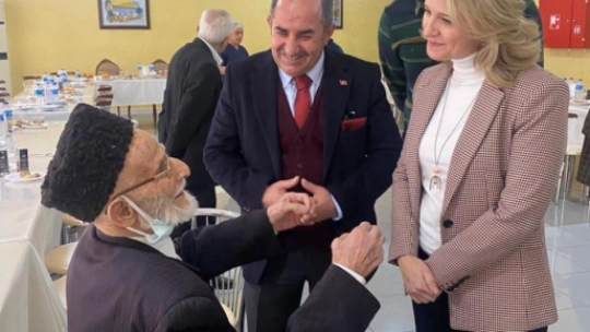 Vali Hulusi Şahin'in Eşi Ebru Şahin'den Huzurevi'ne Ziyaret