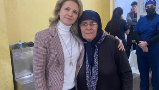 Vali Hulusi Şahin'in Eşi Ebru Şahin'den Huzurevi'ne Ziyaret
