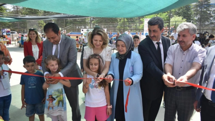 'Atık Malzemelerden Ürün Tasarımı' Sergisi Açıldı