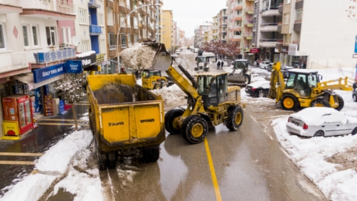 Başkan Gürkan: Tüm birimlerimizle sahadayız