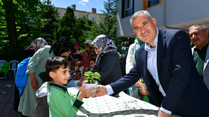 'Bugün Herşey Annem İçin' Etkinliği Düzenlendi