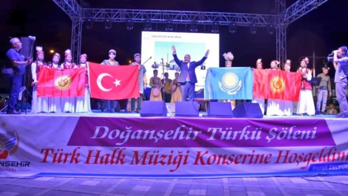 Doğanşehir'de Türkü Şöleni Düzenlendi