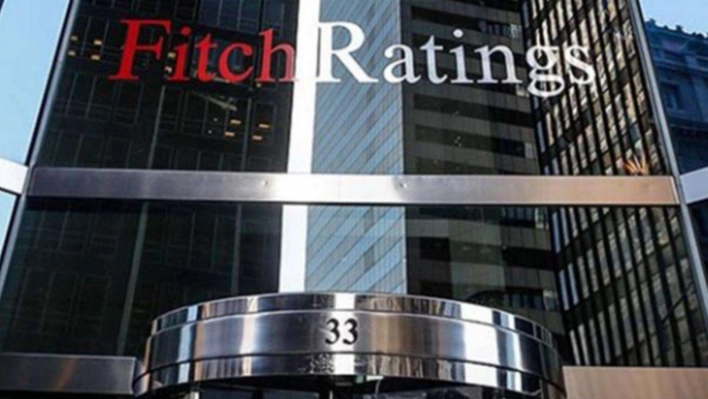 Fitch, Türkiye'nin kredi notunu düşürdü