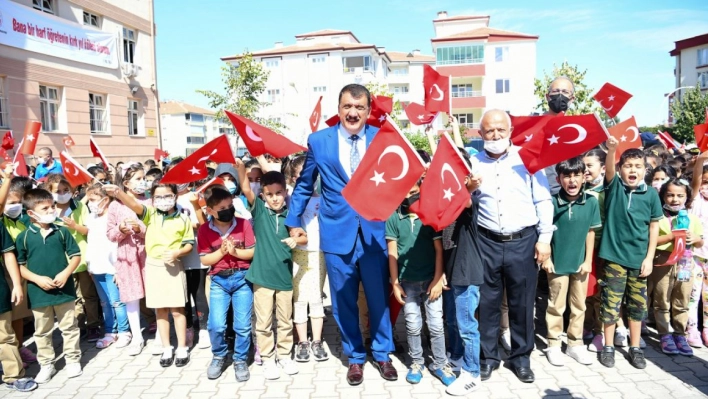 Gürkan'dan İlköğretim Haftası Mesajı