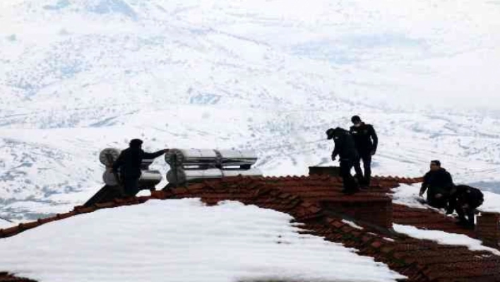 İntihar girişiminde bulunan genci kaymakam ikna etti