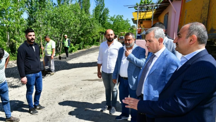 Kaynarca Mahallesinde Yol Yenileme Çalışması Devam Ediyor