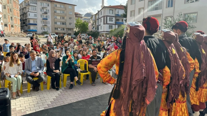 Malatya'da depremzede çocuklar ve ailelerine moral etkinliği