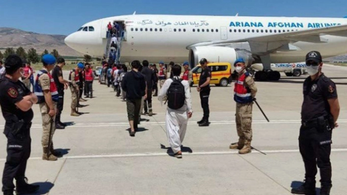 Malatya'da düzensiz göçmenler sınır dışı edildi