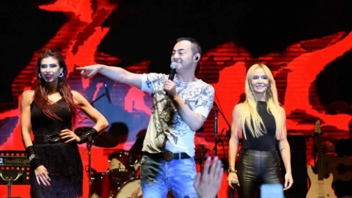 Malatya'da Kayısı Festivali'ne Serdar Ortaç'lı final