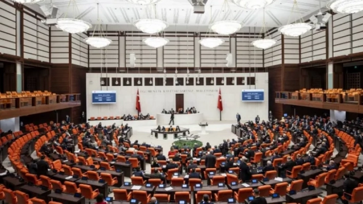 Omicron varyantı TBMM'de kol geziyor