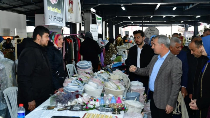 Yeşilyurt Belediyesi tarafından Kadınların El Emekleri Sergilendi