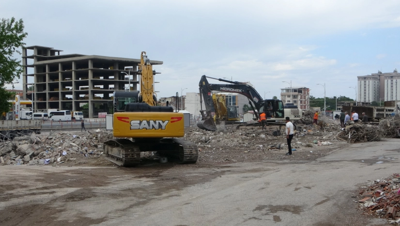 Depremde enkaza dönen Niyazi Mahallesi TOKİ ile ayağa kalkacak