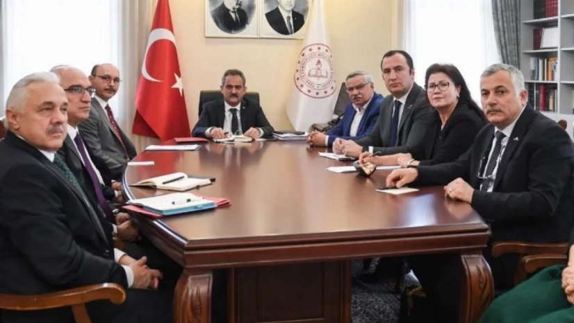 Depremzede öğretmenlere tayin kolaylığı