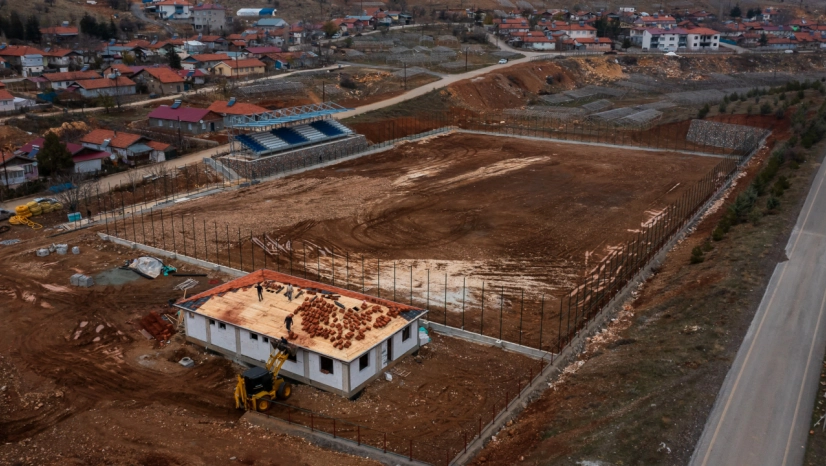 Doğanşehir'e FİFA Standartlarında bir futbol sahası yapılıyor