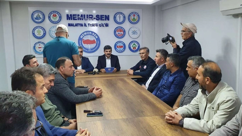 Eğitim-Bir-Sen Malatya Şubesi, öğretmenlere yapılan saldırıyı kınadı