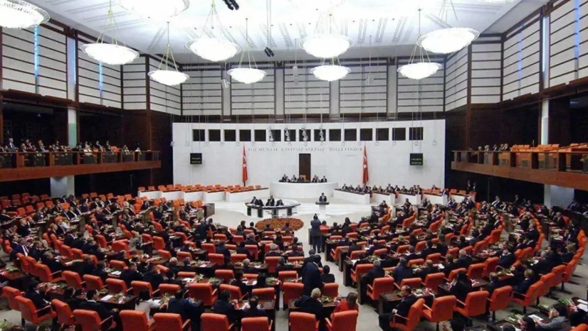 Emekliye maaş artışı yasalaştı