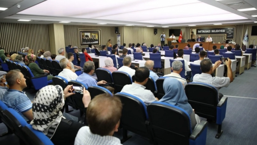 Güder, YKS'de Başarılı Öğrencileri Ödüllendirdi